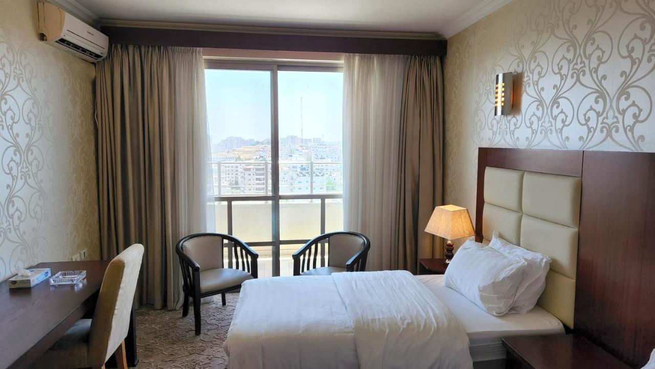 Red Crescent Guesthouse رام الله المظهر الخارجي الصورة